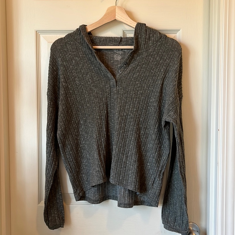 American Eagle soft and sexy plush sweater w/hood
